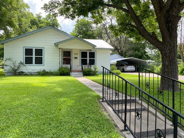 102 N Avenue Q Clifton TX 76634