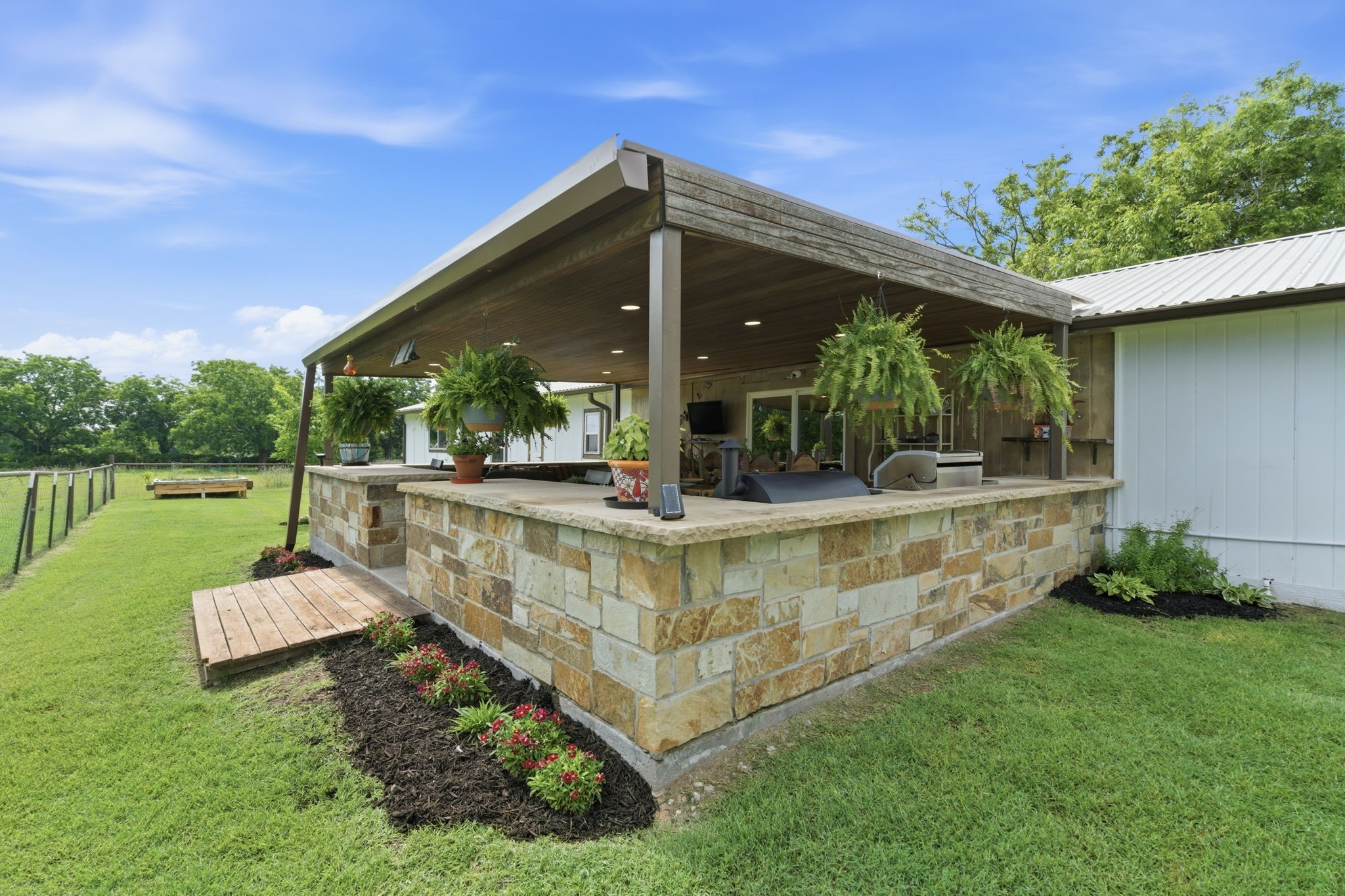 298 County Road 3940 Poolville TX 76487