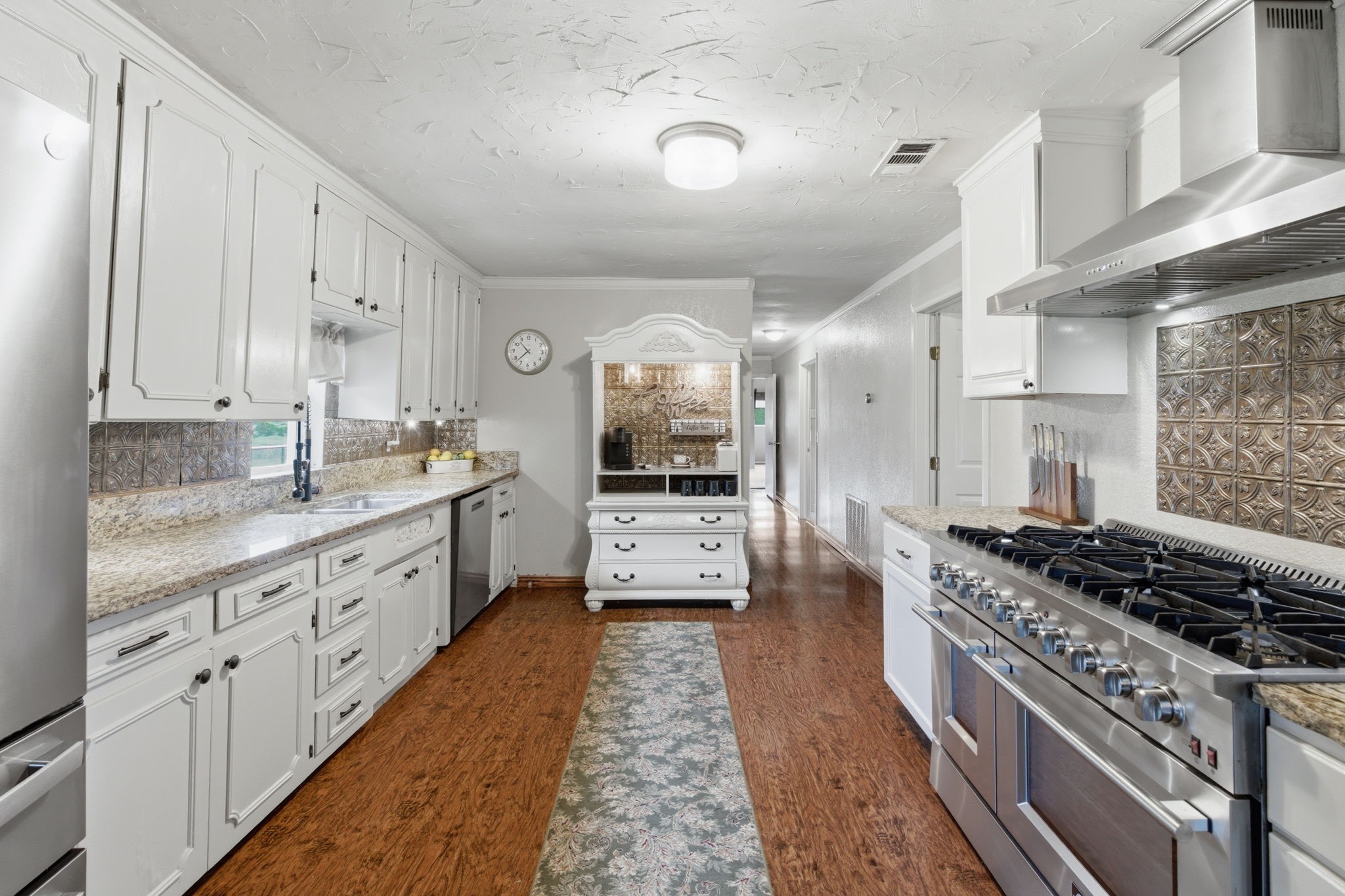 298 County Road 3940 Poolville TX 76487