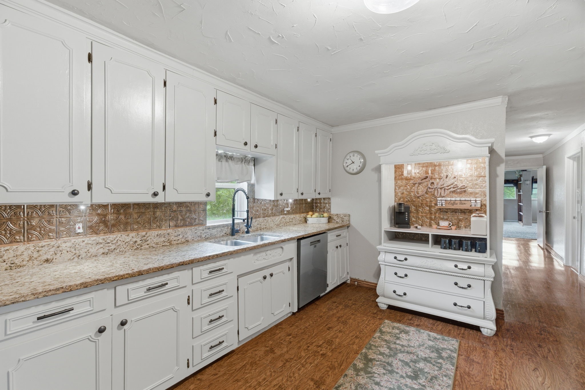 298 County Road 3940 Poolville TX 76487