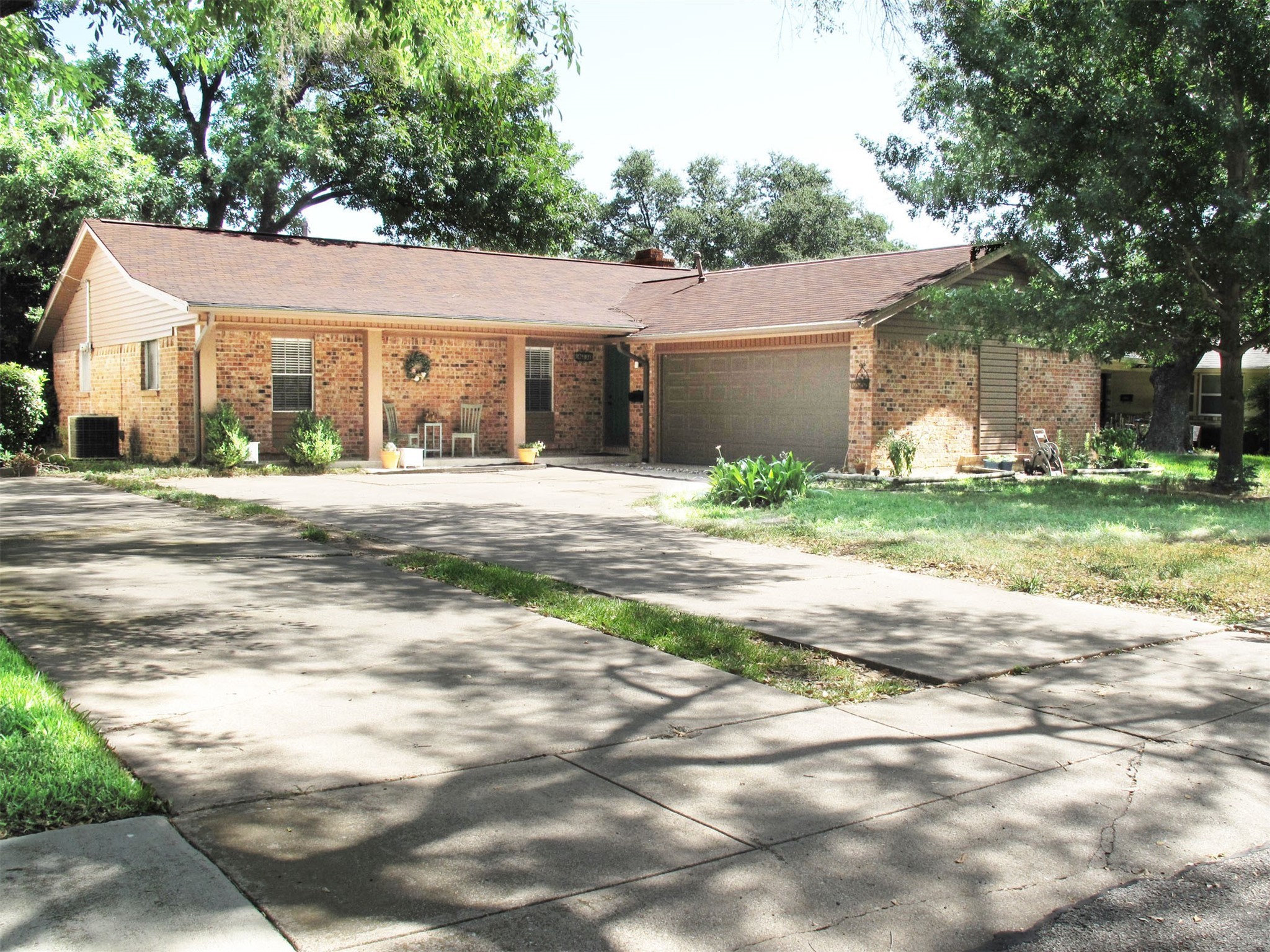2601 Chevy Chase Drive Irving TX 75062
