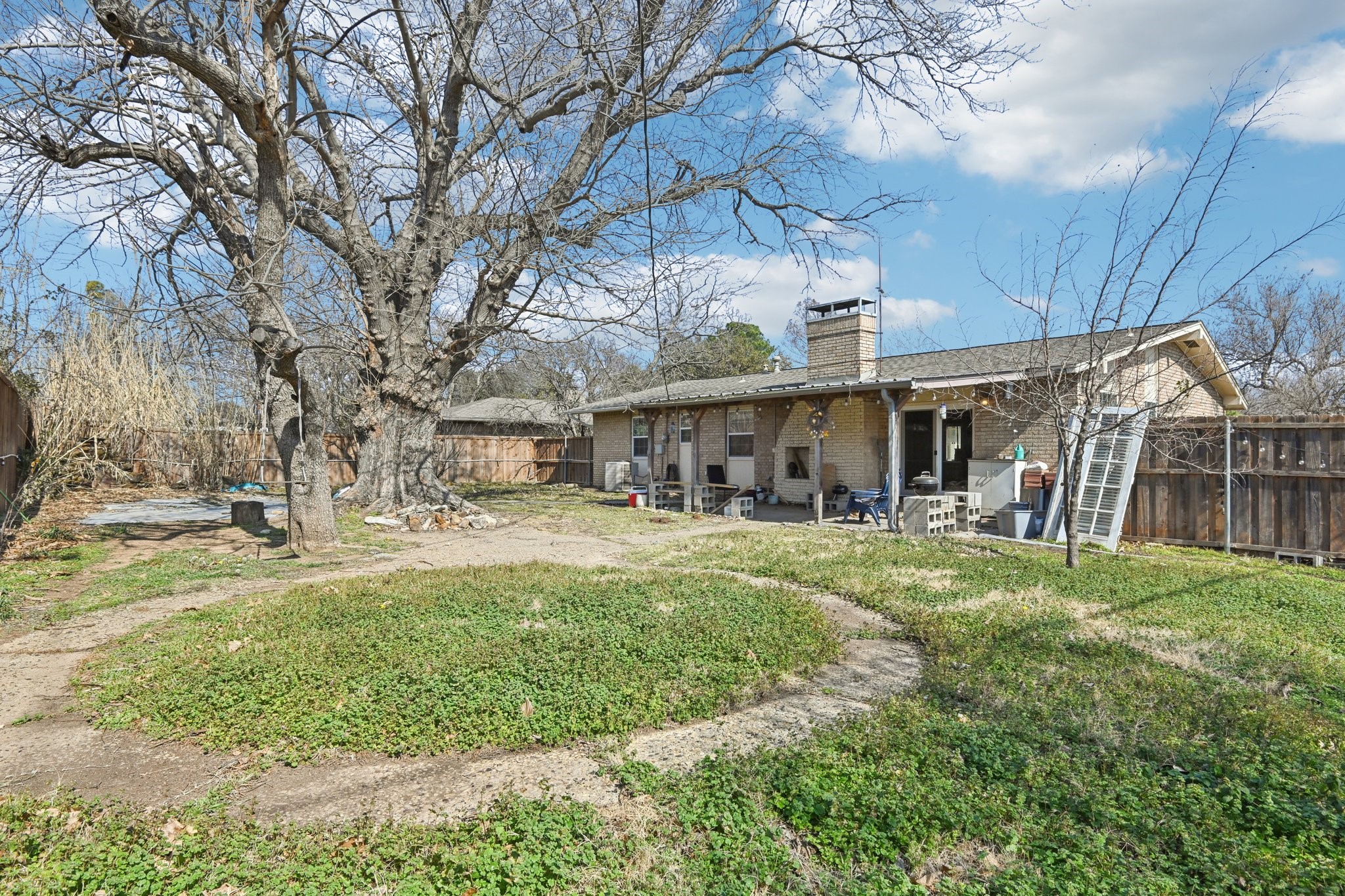 596 Surf Street Lewisville TX 75067