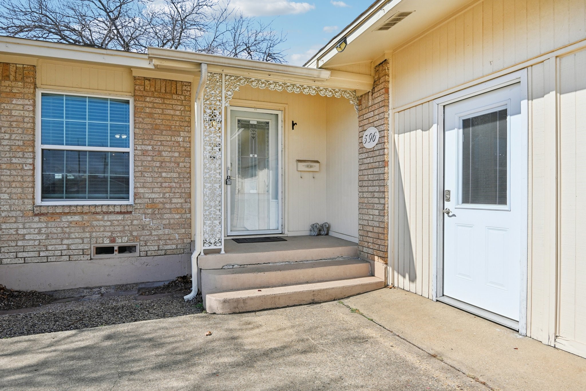 596 Surf Street Lewisville TX 75067