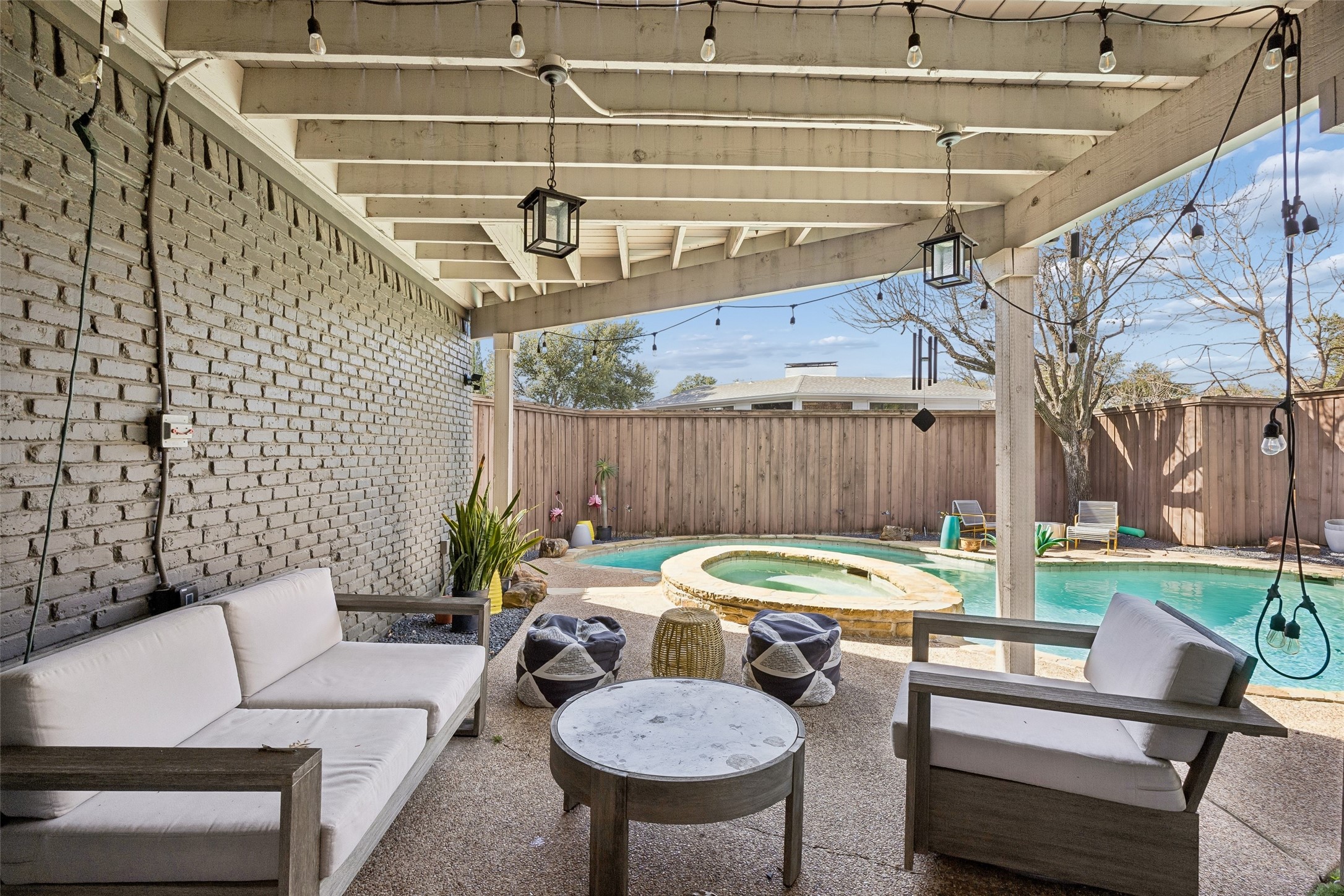 9522 Robin Meadow Drive Dallas TX 75243