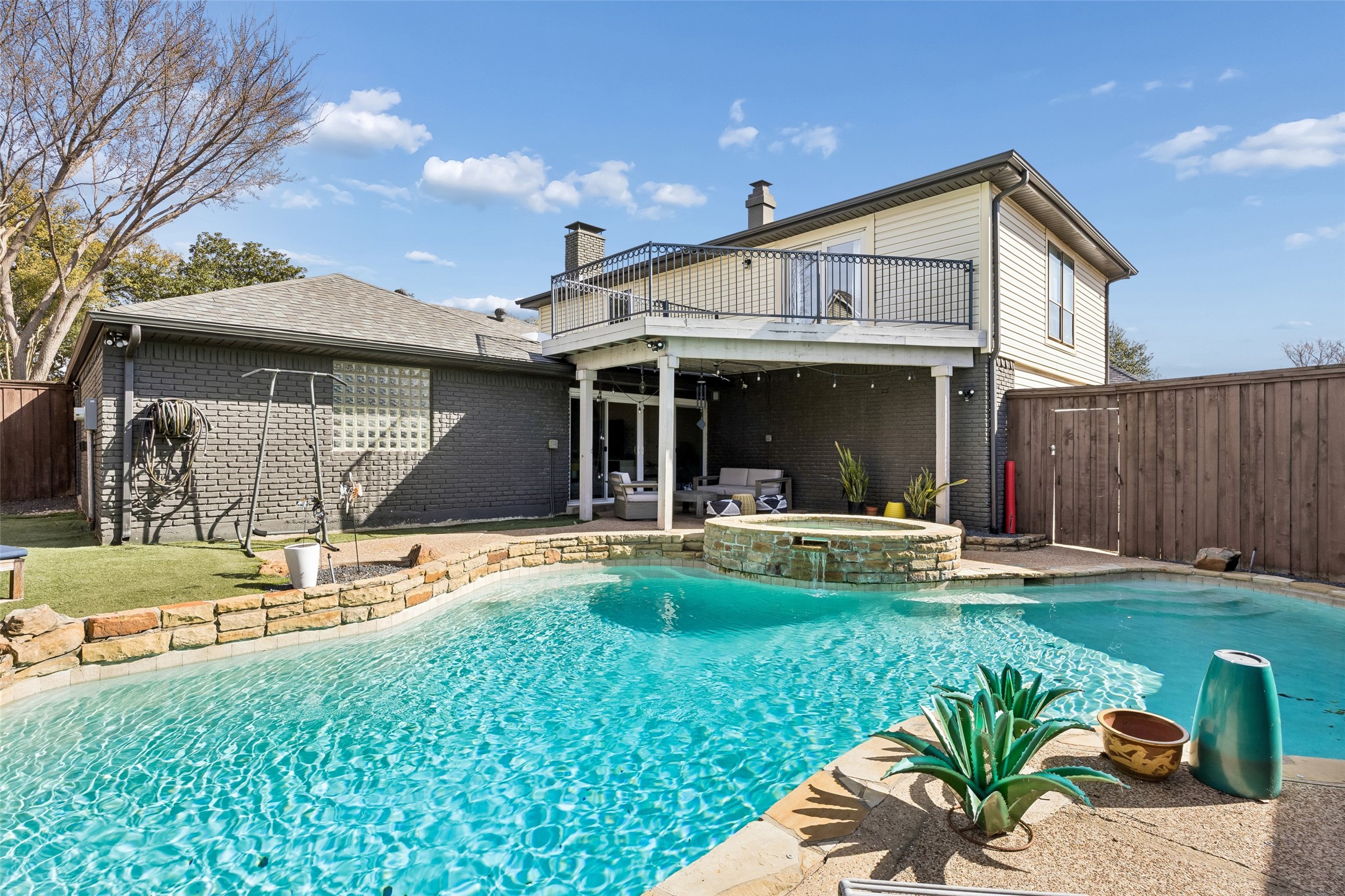 9522 Robin Meadow Drive Dallas TX 75243