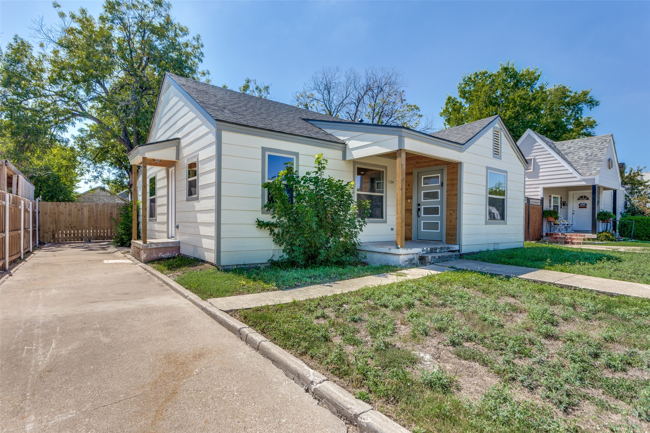 1104 E Mulkey Street Fort Worth TX 76104