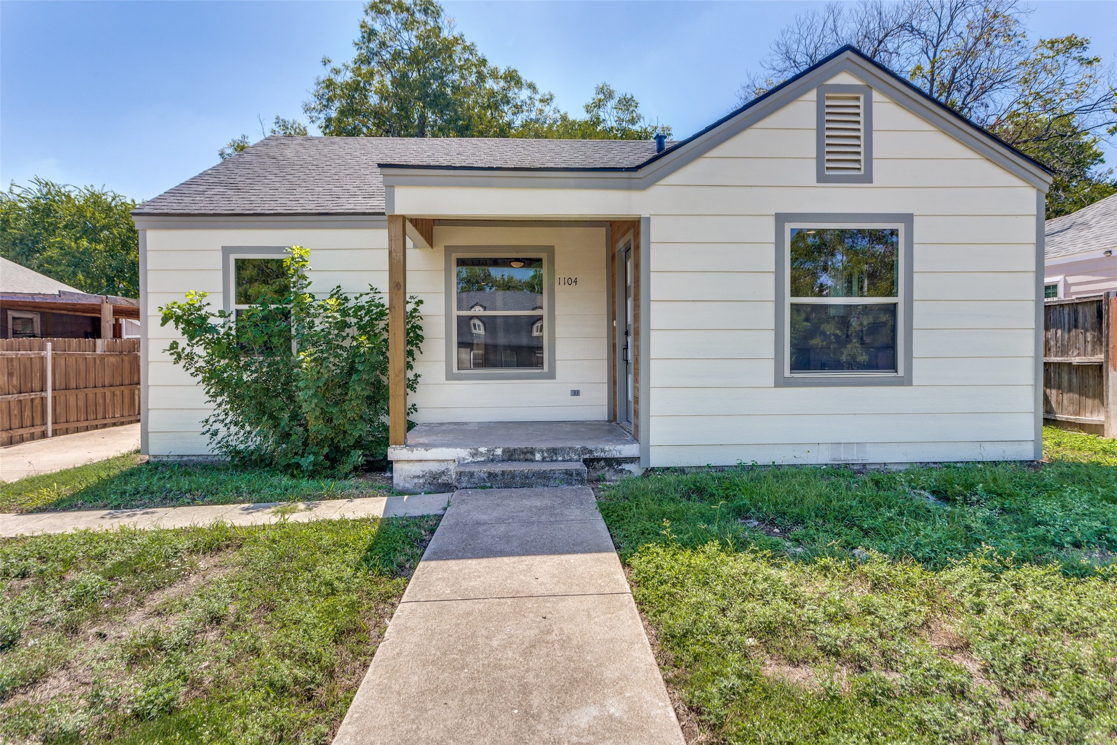 1104 E Mulkey Street Fort Worth TX 76104