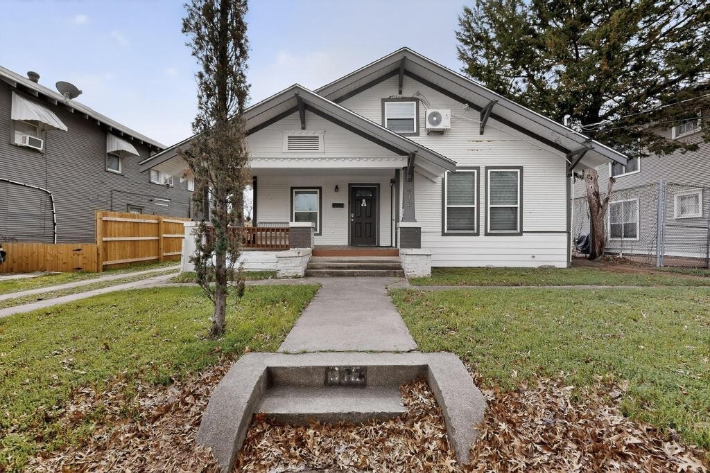 812 Centre Street Dallas TX 75208
