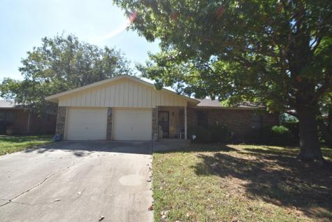 212 Brentwood Street Stephenville TX 76401