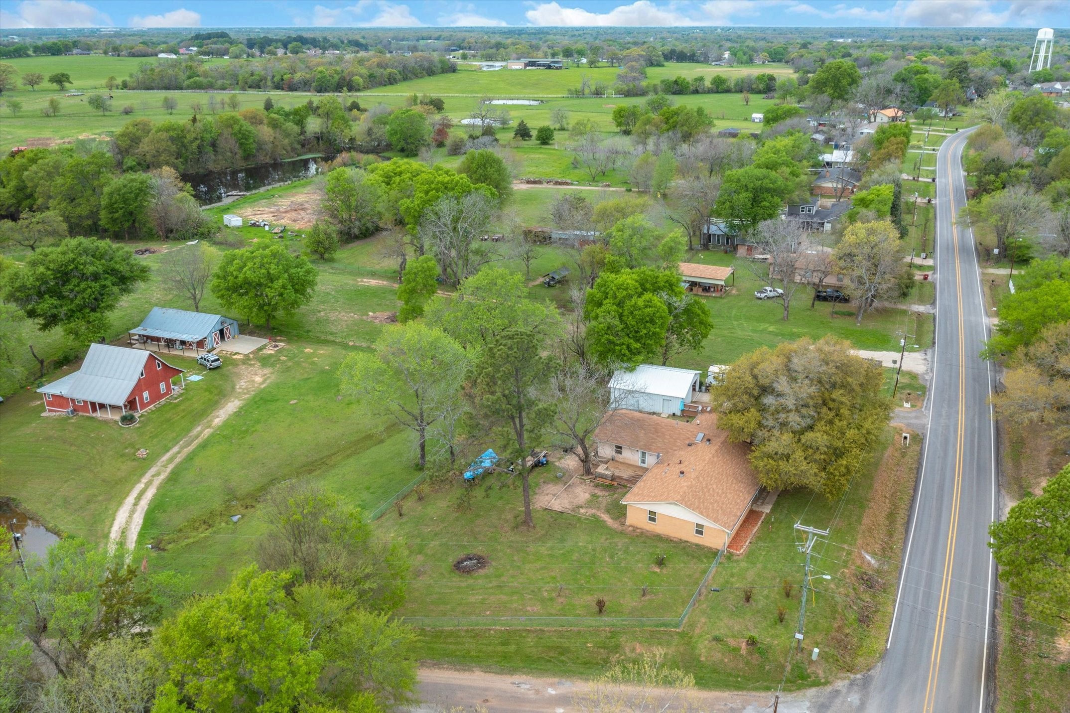542 S Houston Street Edgewood TX 75117