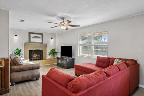 542 S Houston Street Edgewood TX 75117