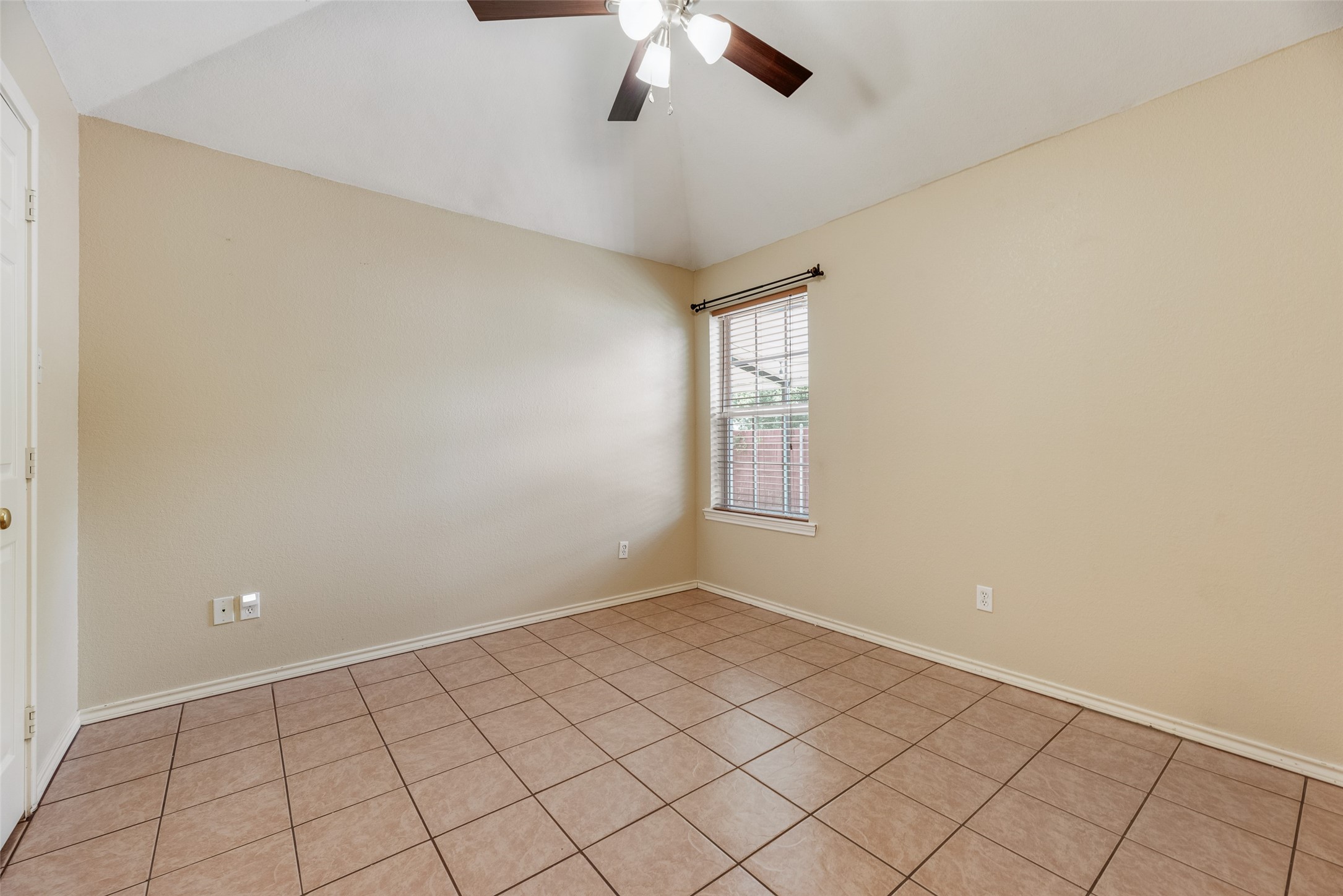 5410 Scoggins Street Sansom Park TX 76114