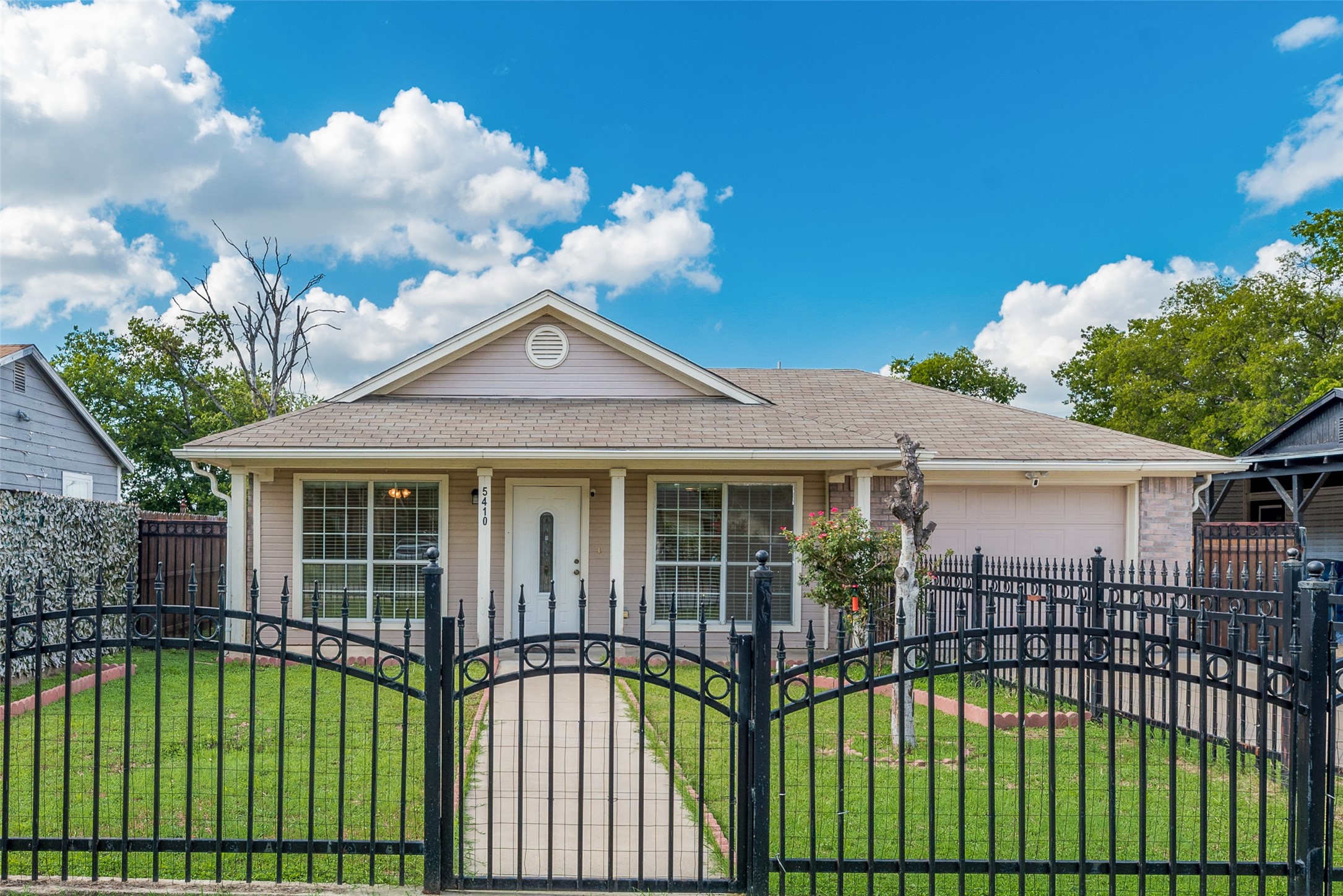 5410 Scoggins Street Sansom Park TX 76114
