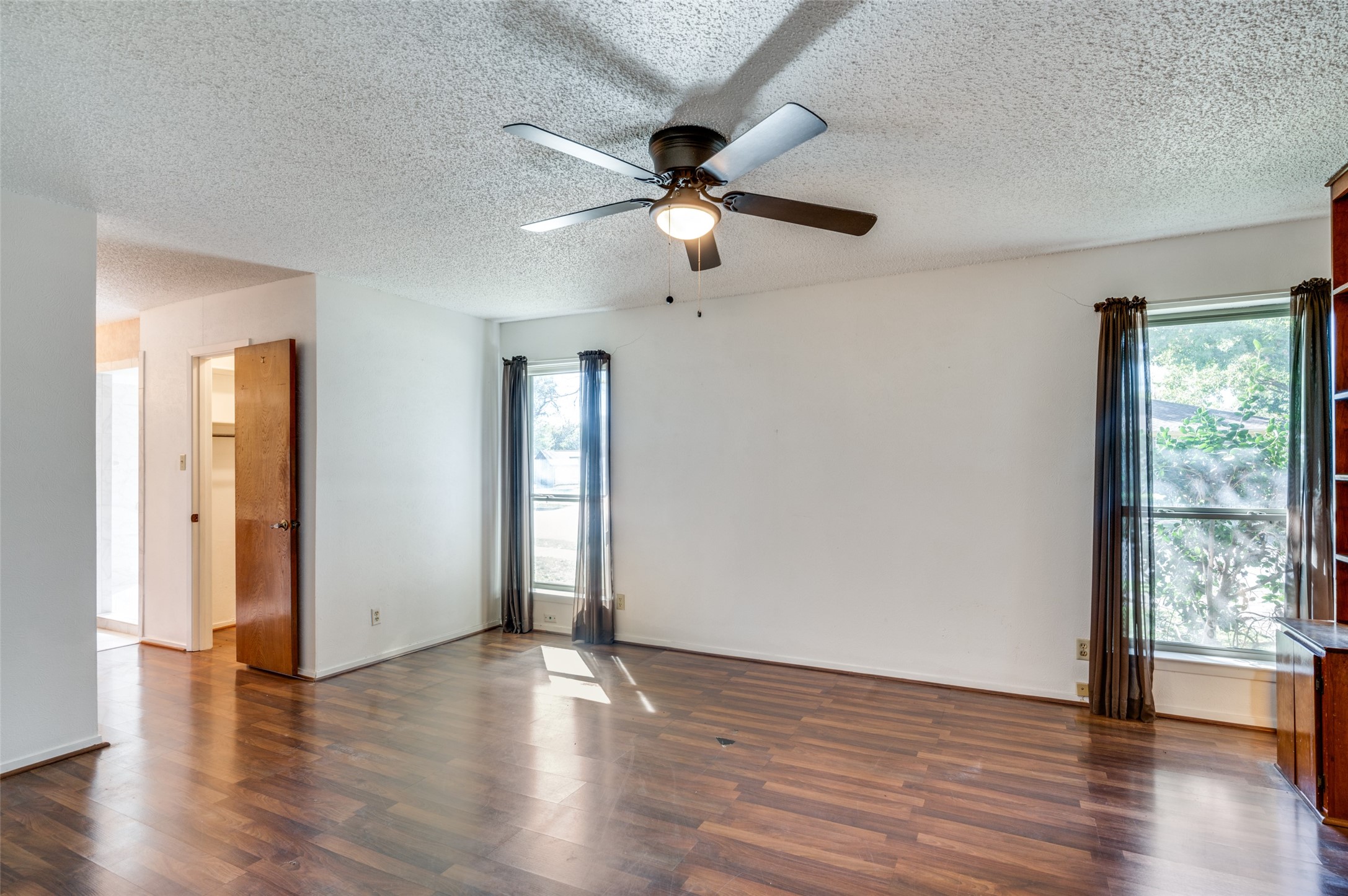 9933 Westpark Drive Benbrook TX 76126