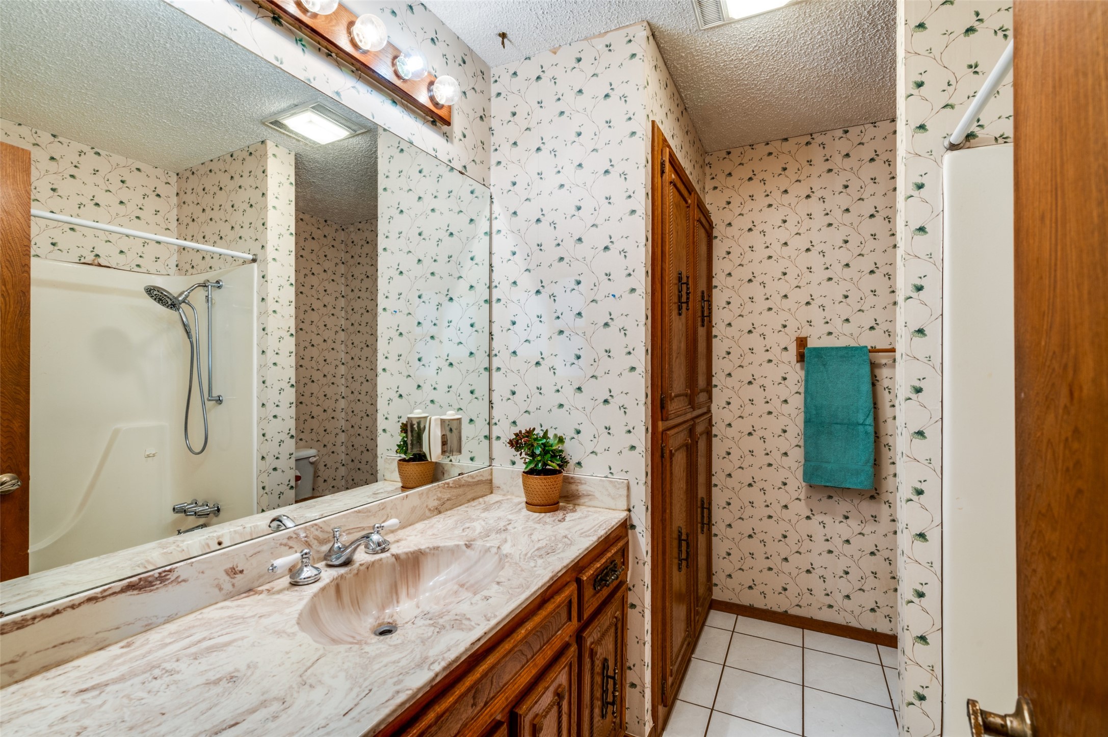 9933 Westpark Drive Benbrook TX 76126