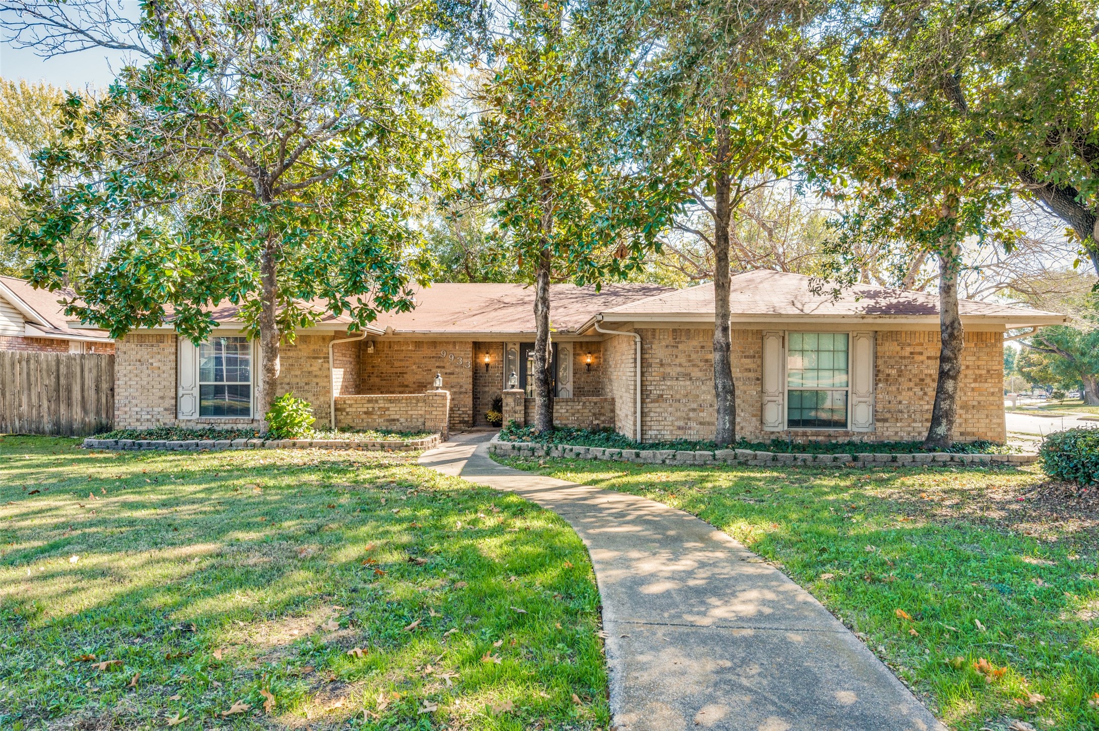 9933 Westpark Drive Benbrook TX 76126
