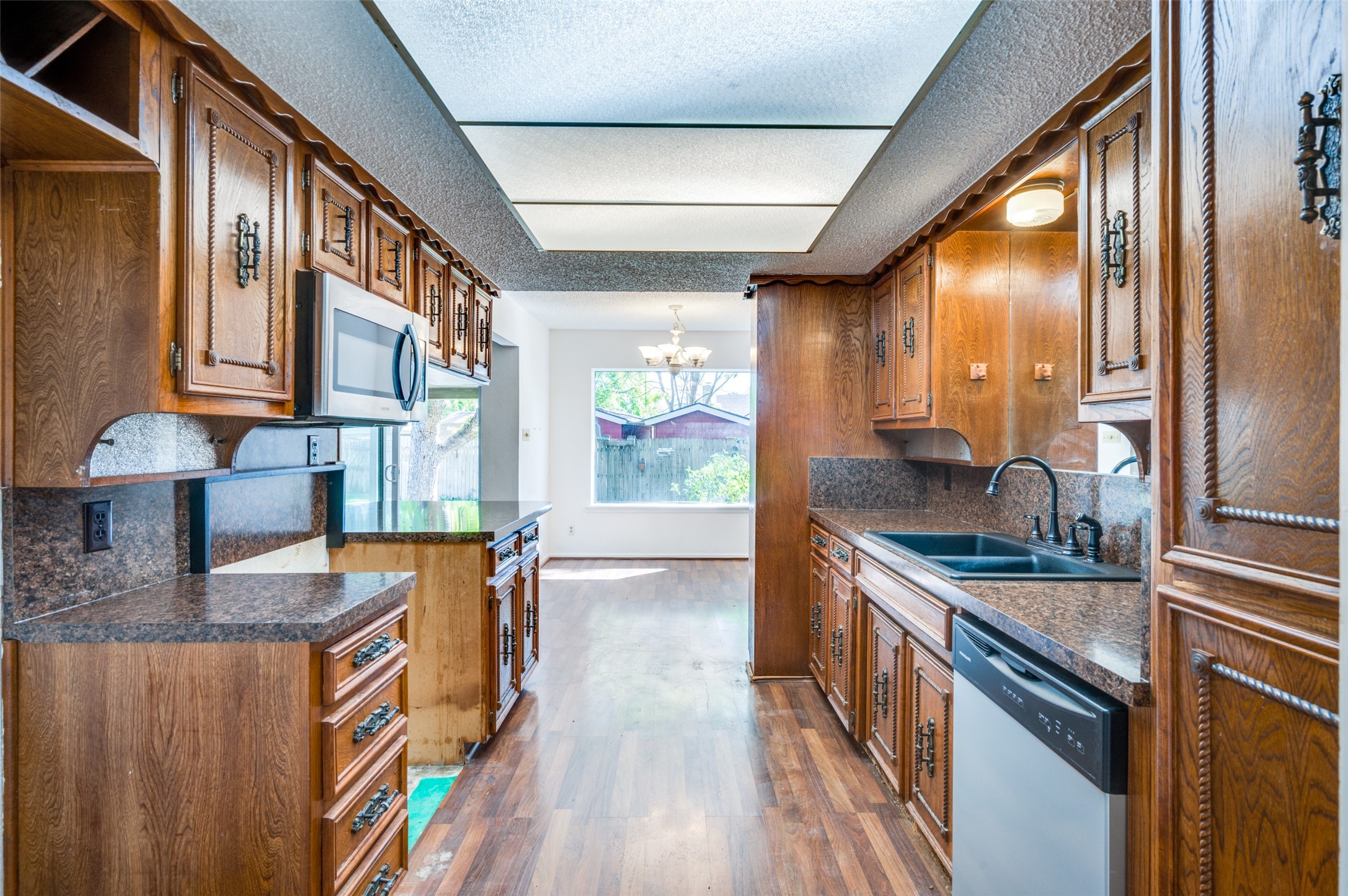 9933 Westpark Drive Benbrook TX 76126