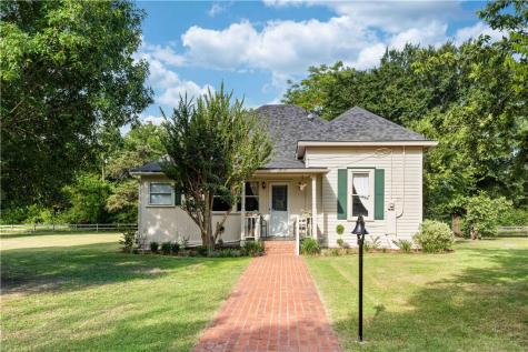701 N Maple Avenue Hubbard TX 76648