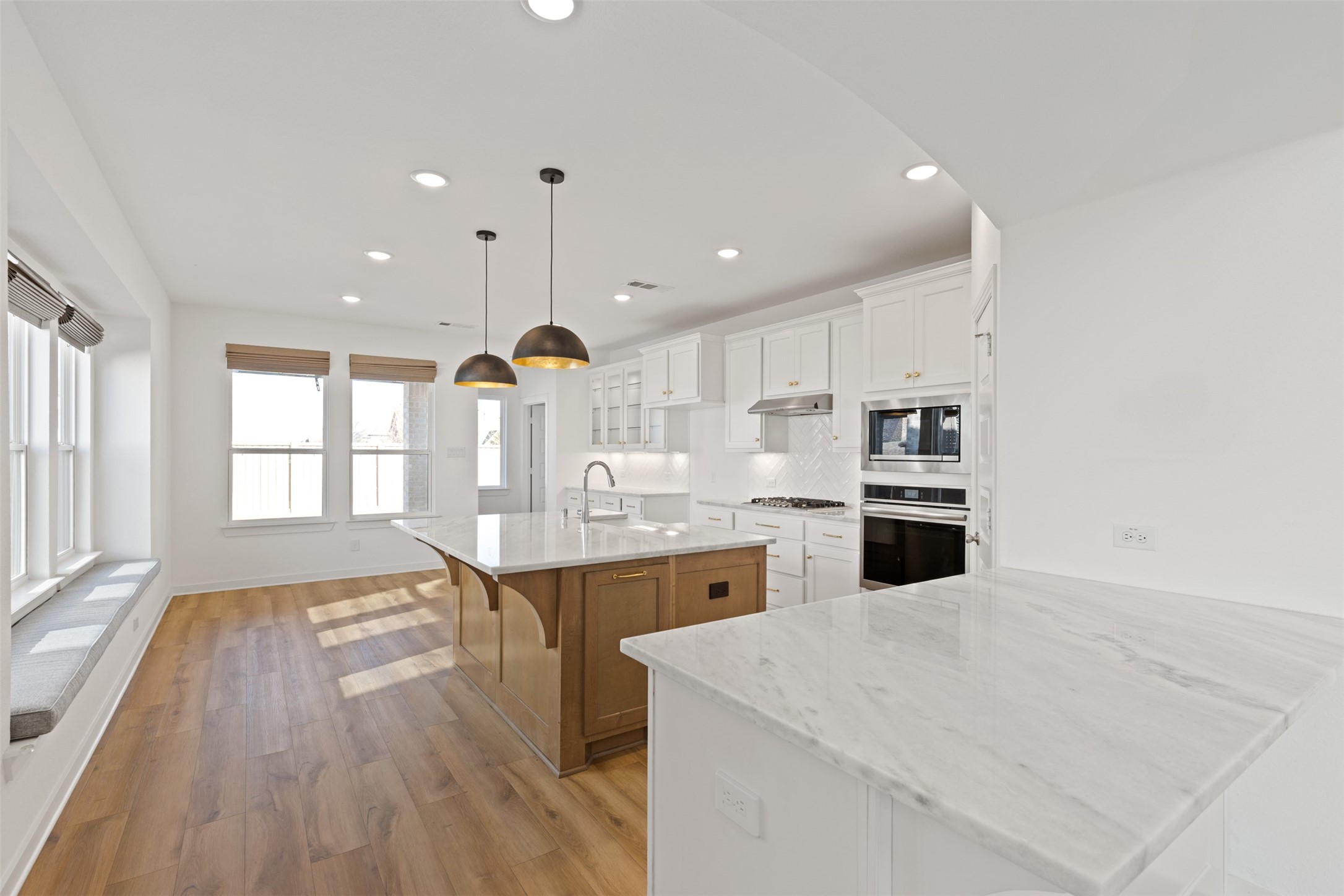 1825 Pelham Drive Aubrey TX 76227
