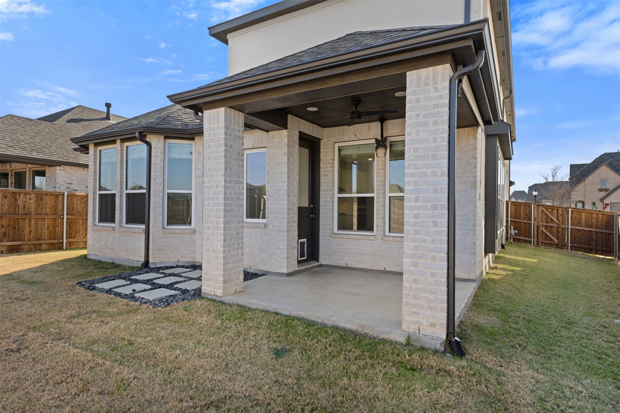 1825 Pelham Drive Aubrey TX 76227