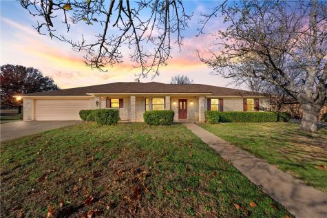 340 N Avenue B Crawford TX 76638