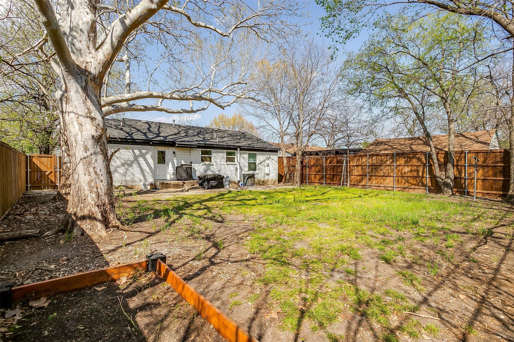 3212 San Marcus Avenue Dallas TX 75228