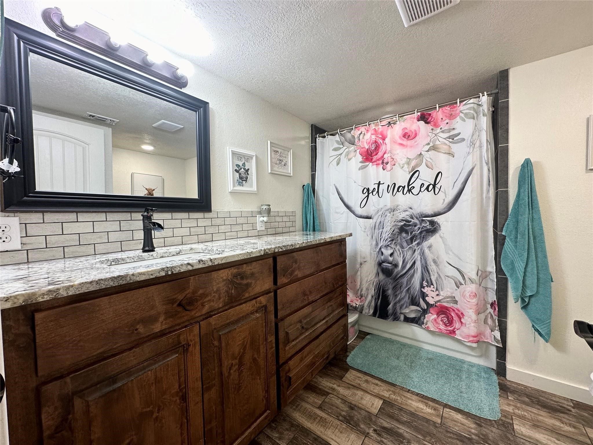 200 Peninsula Court Bluff Dale TX 76433