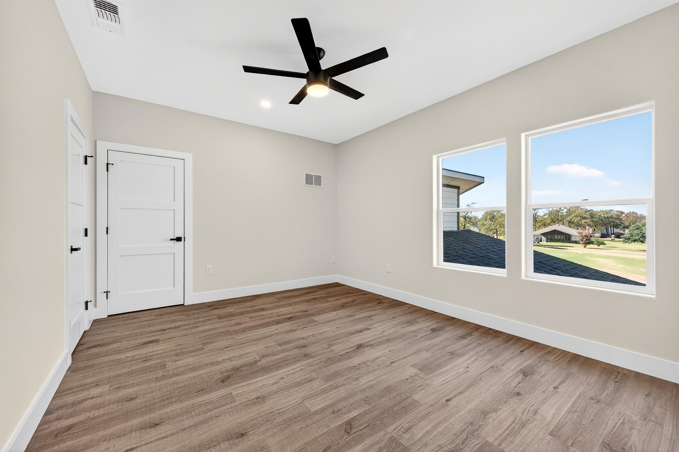 102 Huron Trail Lake Kiowa TX 76240