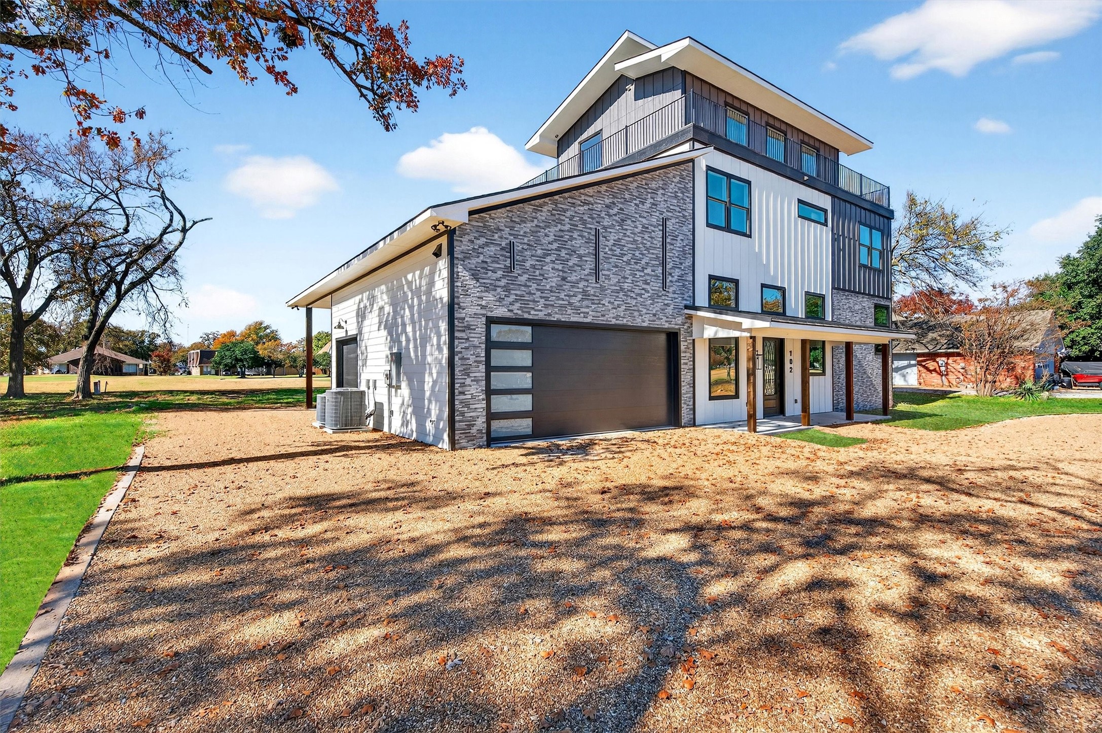 102 Huron Trail Lake Kiowa TX 76240