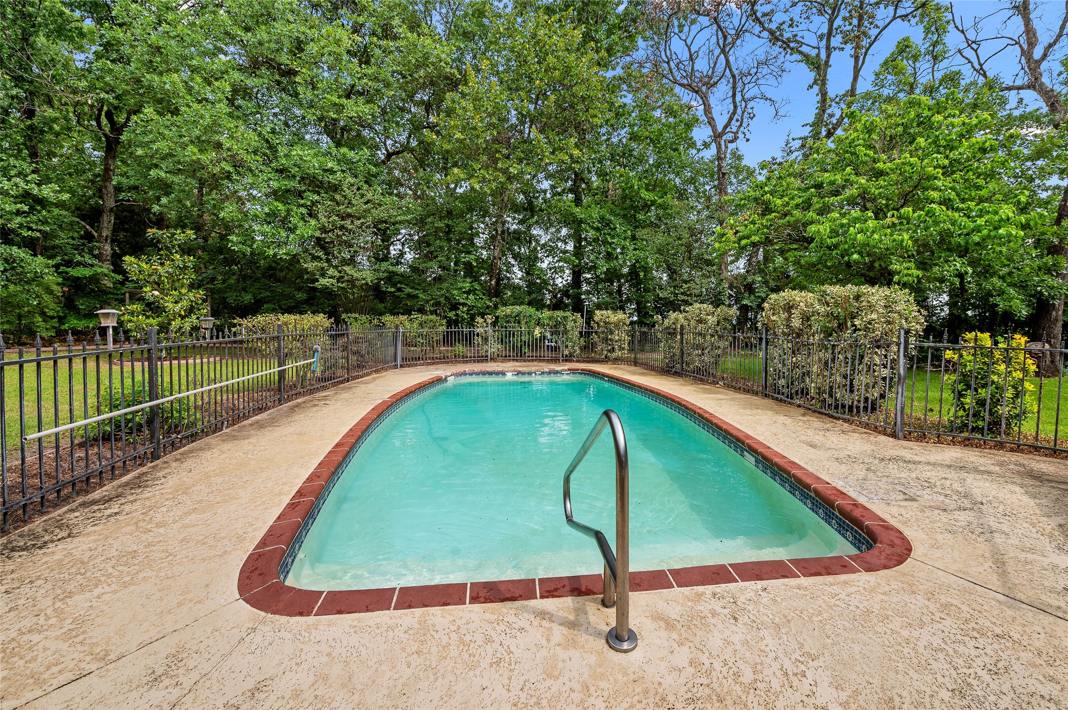 605 County Road 2310 Mineola TX 75773