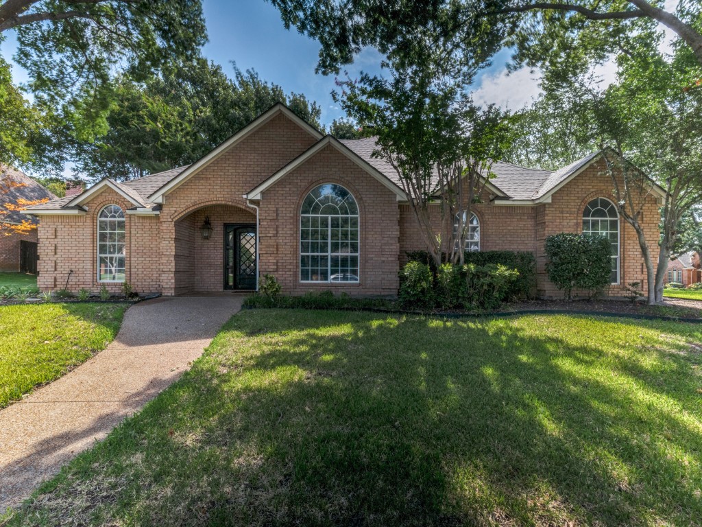 8308 Thornhill Drive North Richland Hills TX 76182