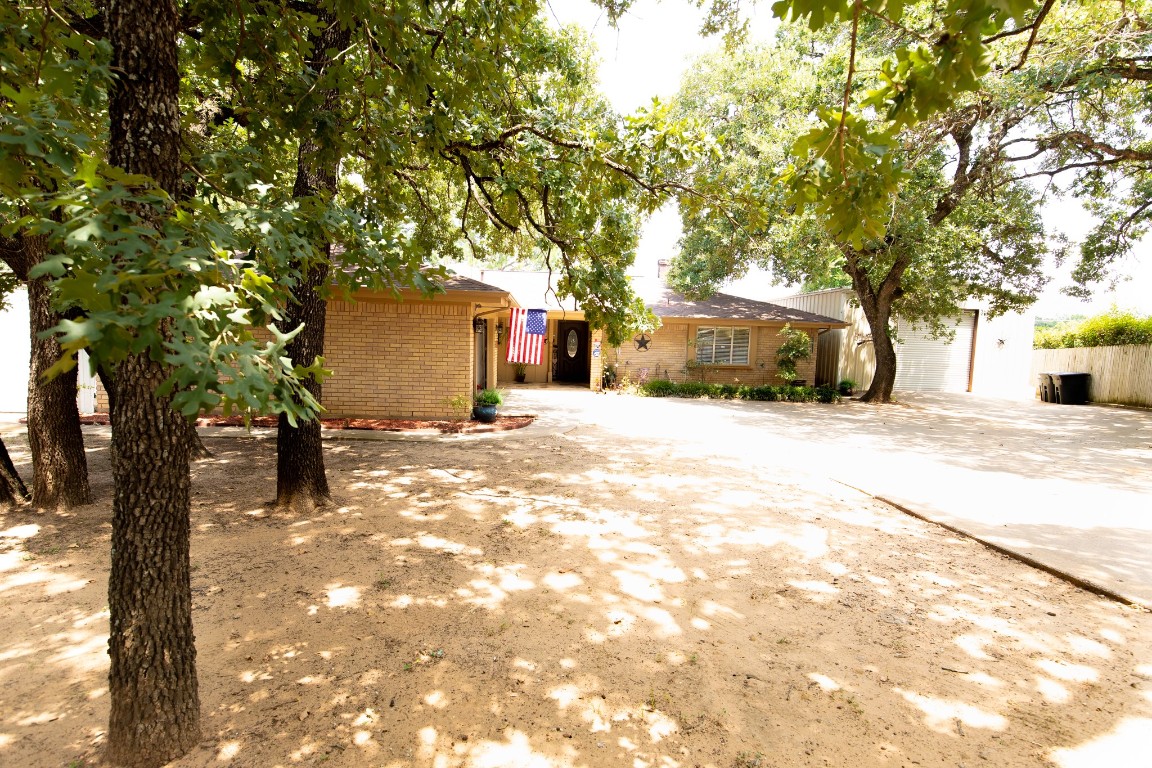 105 Shadowoak Court Burleson TX 76028