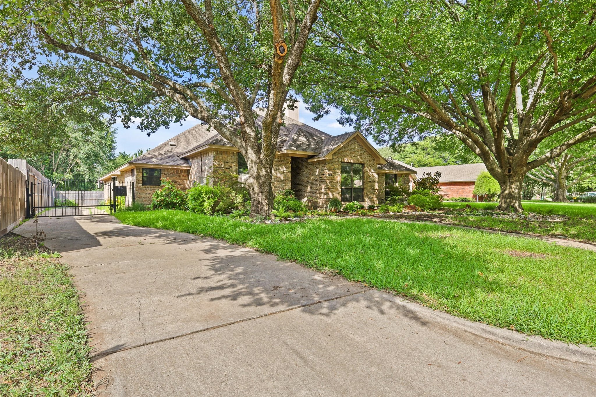 1514 Pickwick Lane Denton TX 76209