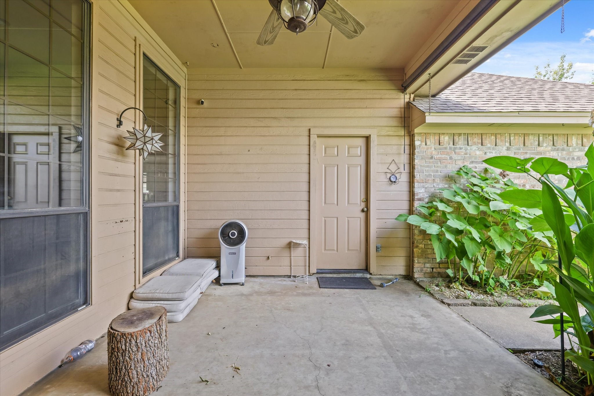 1514 Pickwick Lane Denton TX 76209