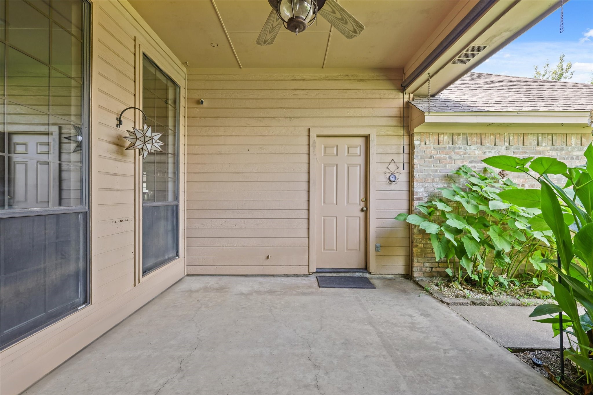 1514 Pickwick Lane Denton TX 76209