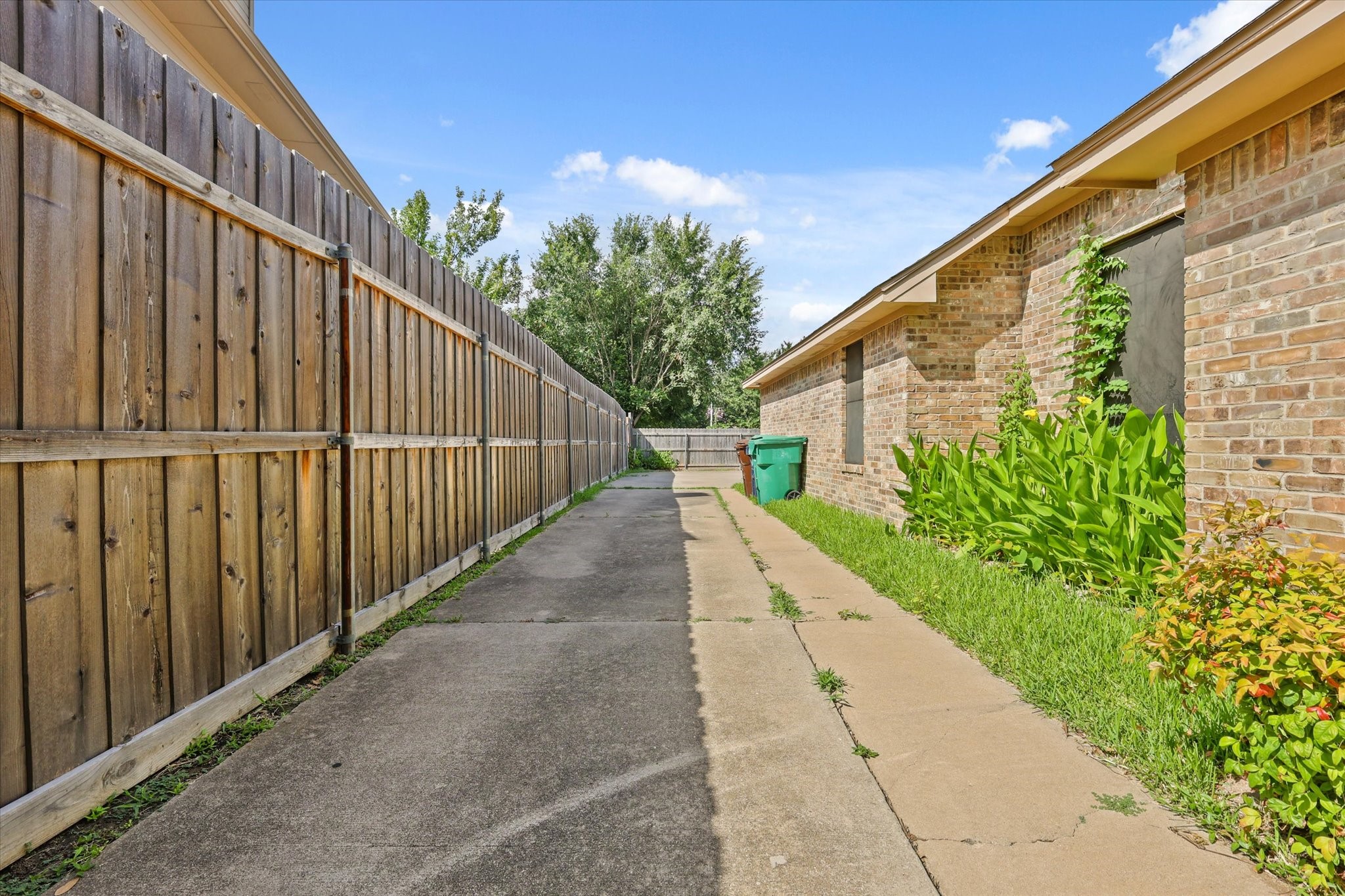 1514 Pickwick Lane Denton TX 76209