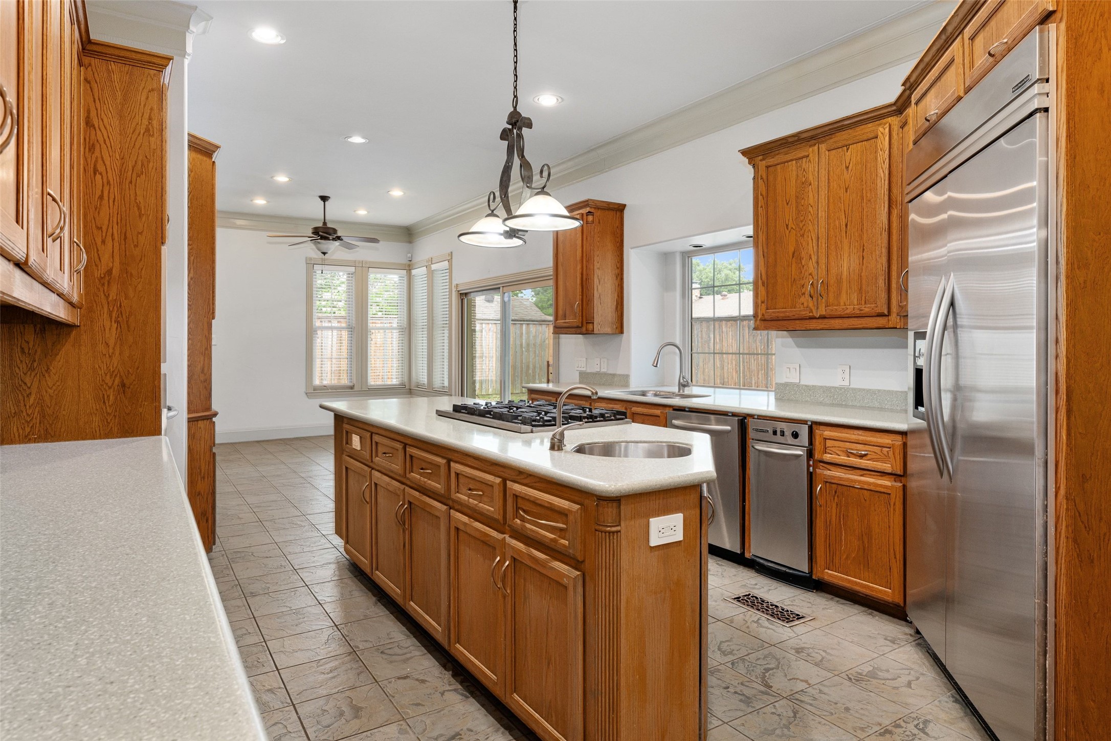 1513 Canyon Oaks Drive Irving TX 75061