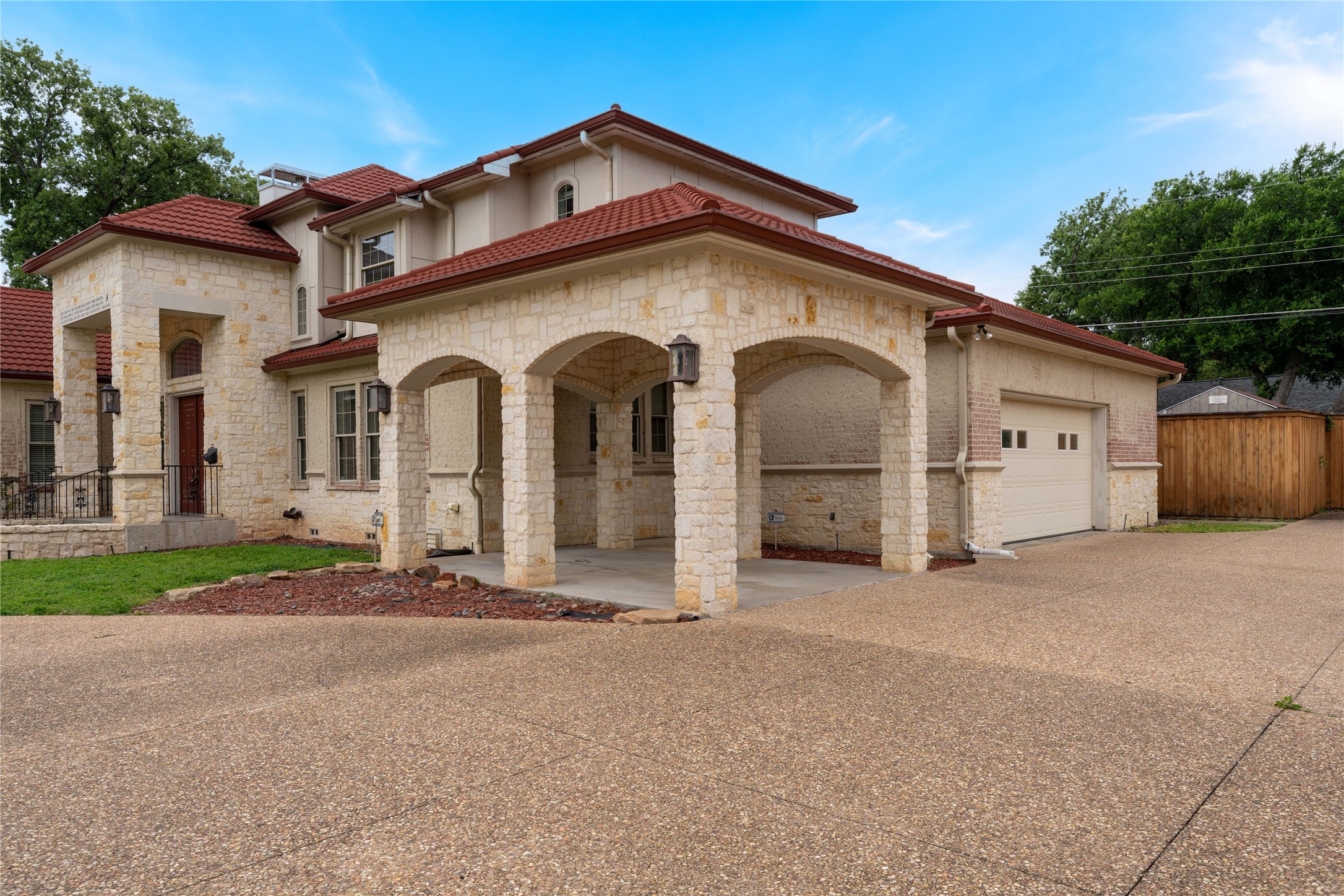 1513 Canyon Oaks Drive Irving TX 75061