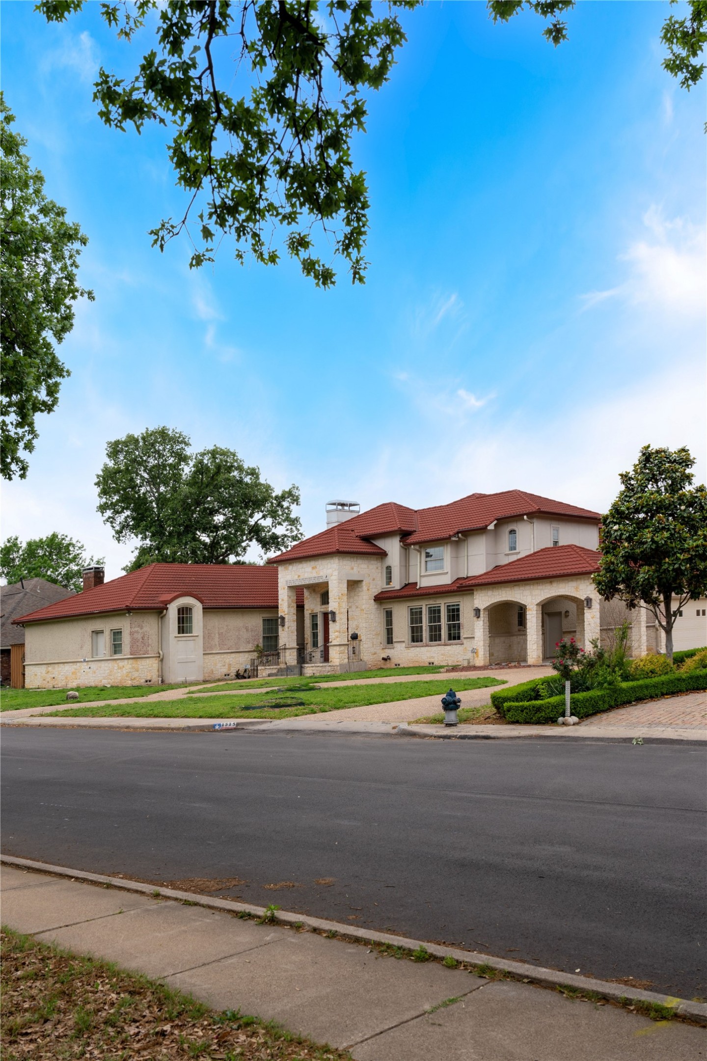 1513 Canyon Oaks Drive Irving TX 75061