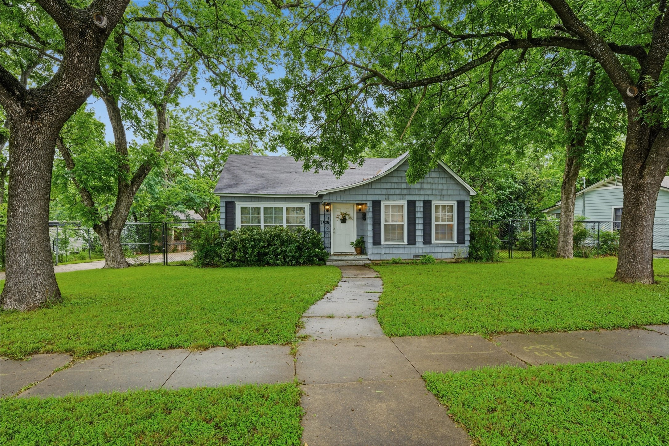 1325 N 34th Street Waco TX 76710