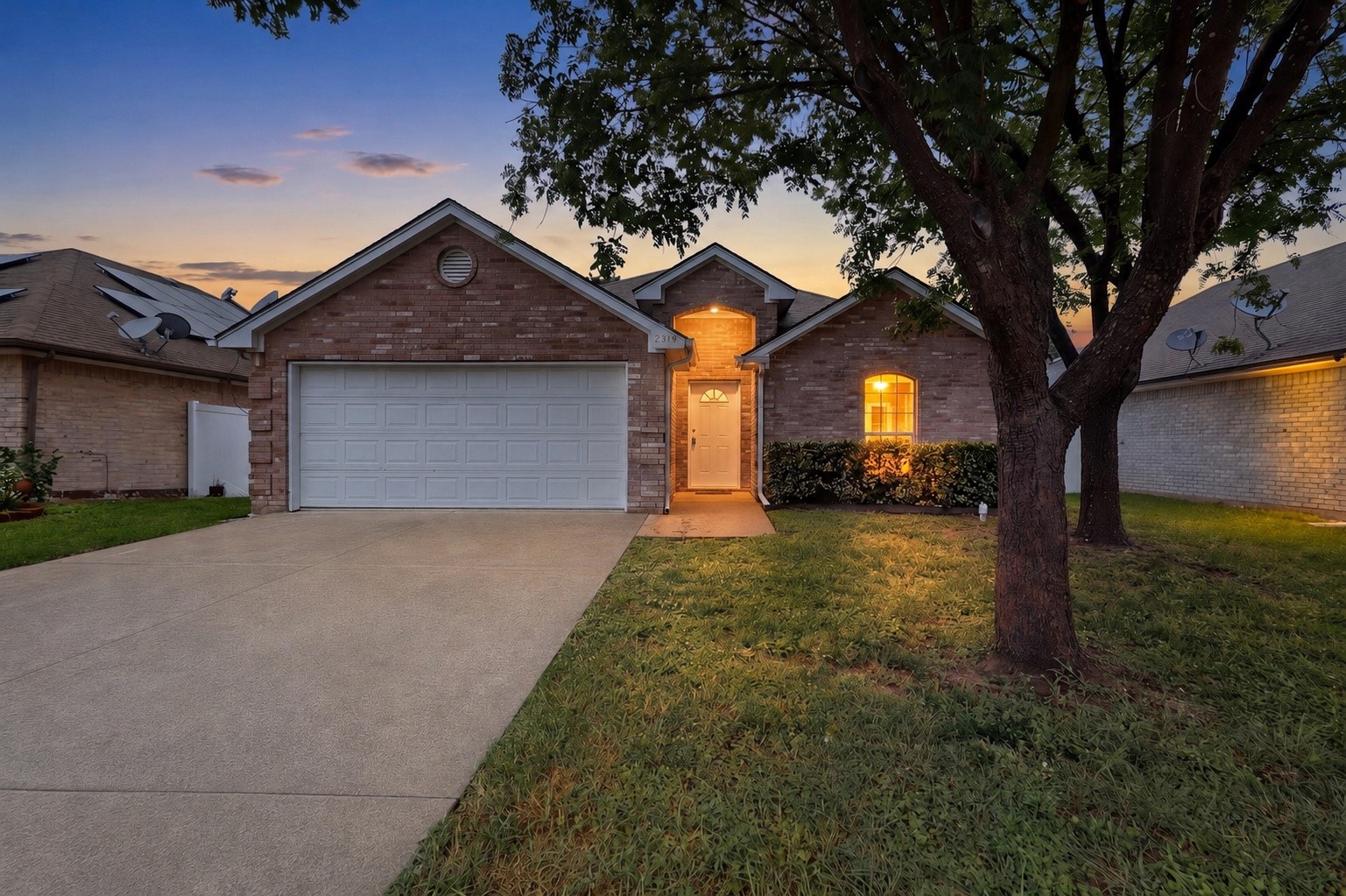 Dallas TX, 2319 Great Light Drive