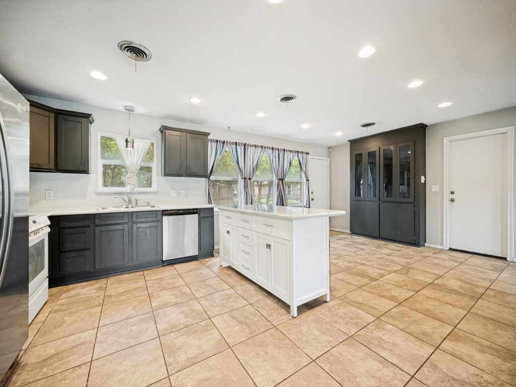 1825 Emery Street Denton TX 76201