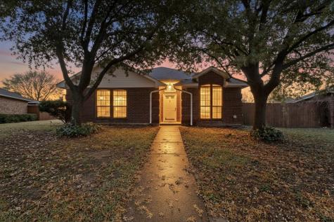 2933 Lawndale Drive Lancaster TX 75134
