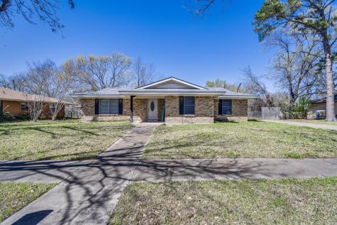 1406 Hillcrest Street Ennis TX 75119