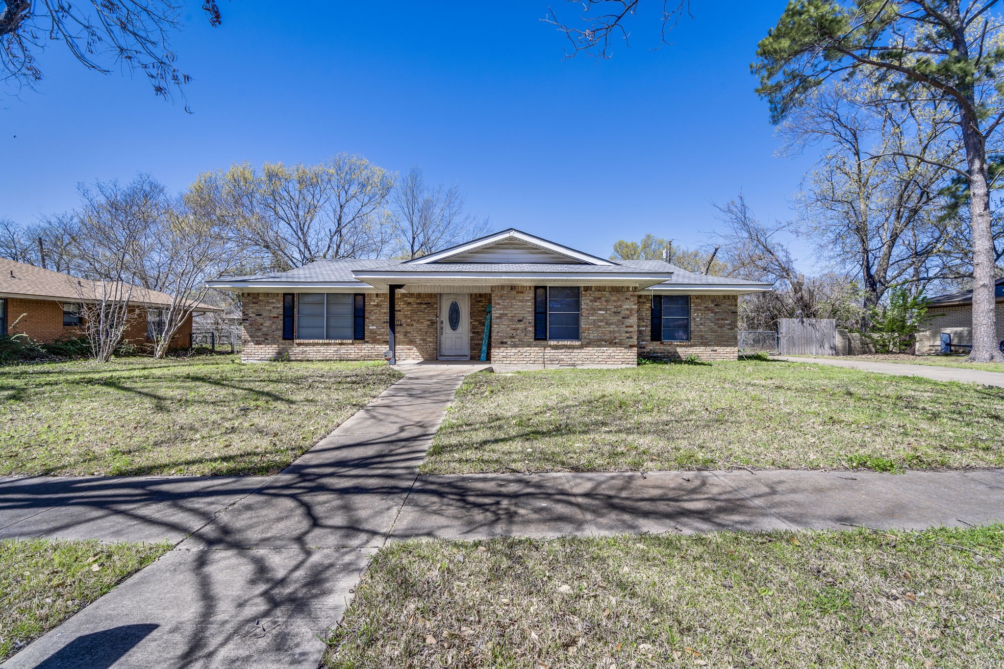 1406 Hillcrest Street Ennis TX 75119