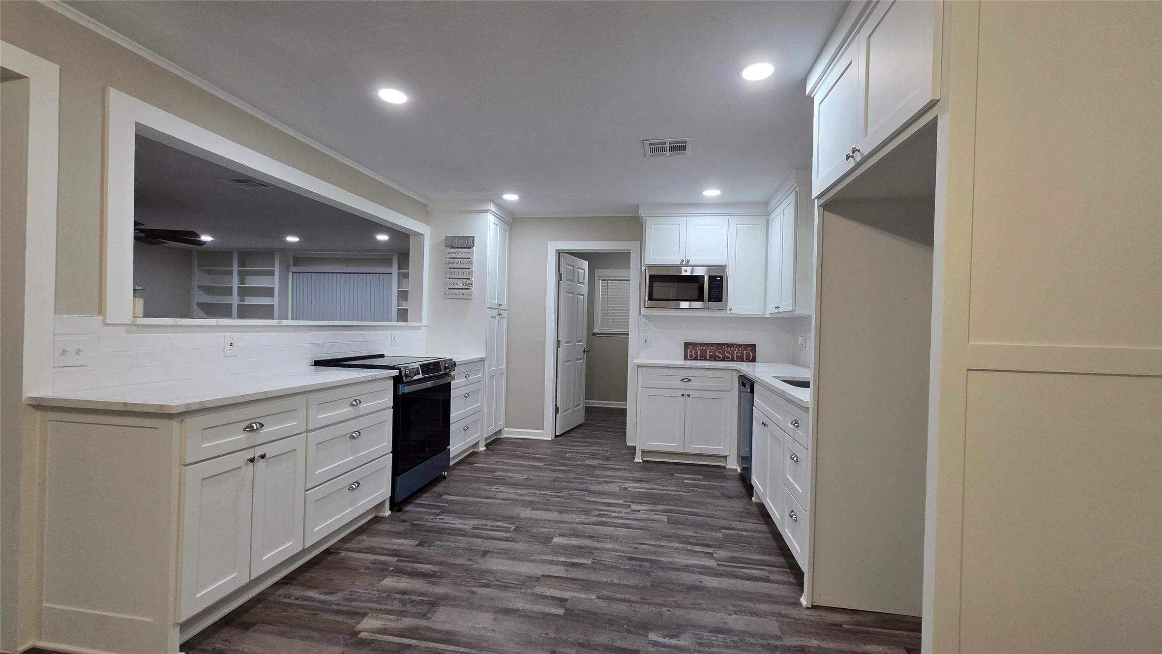 108 County Road 1102 Streetman TX 75859