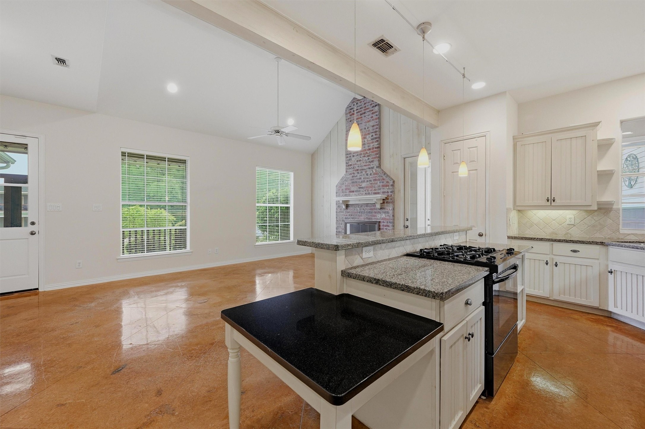 621 Kiowa Drive E Lake Kiowa TX 76240