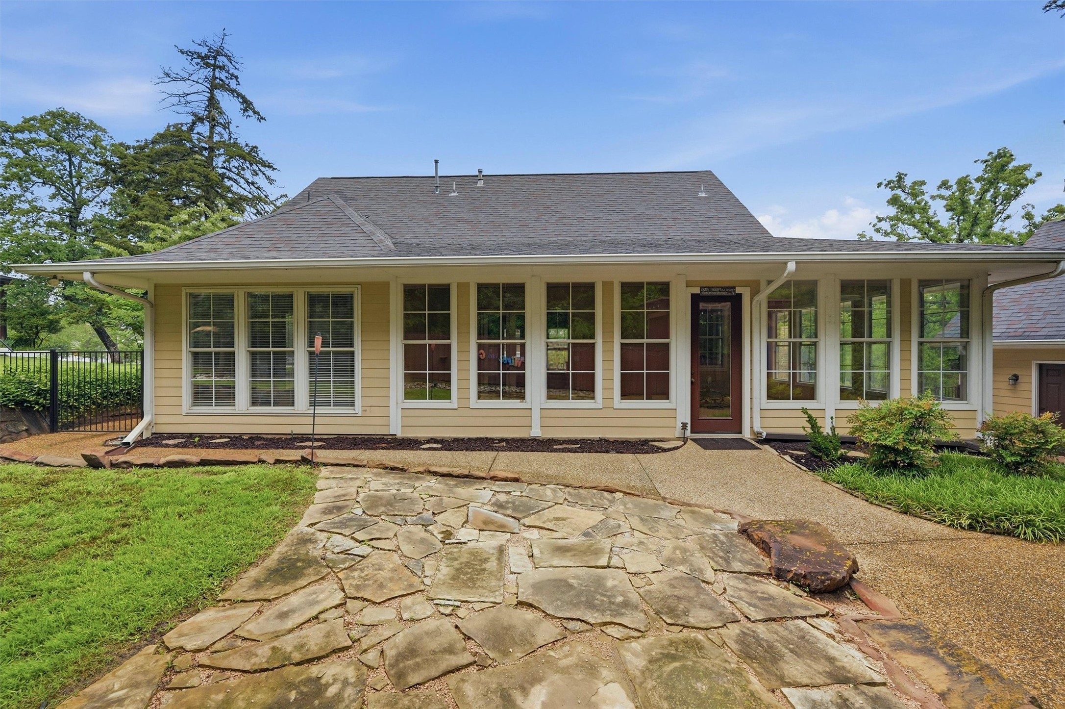 621 Kiowa Drive E Lake Kiowa TX 76240