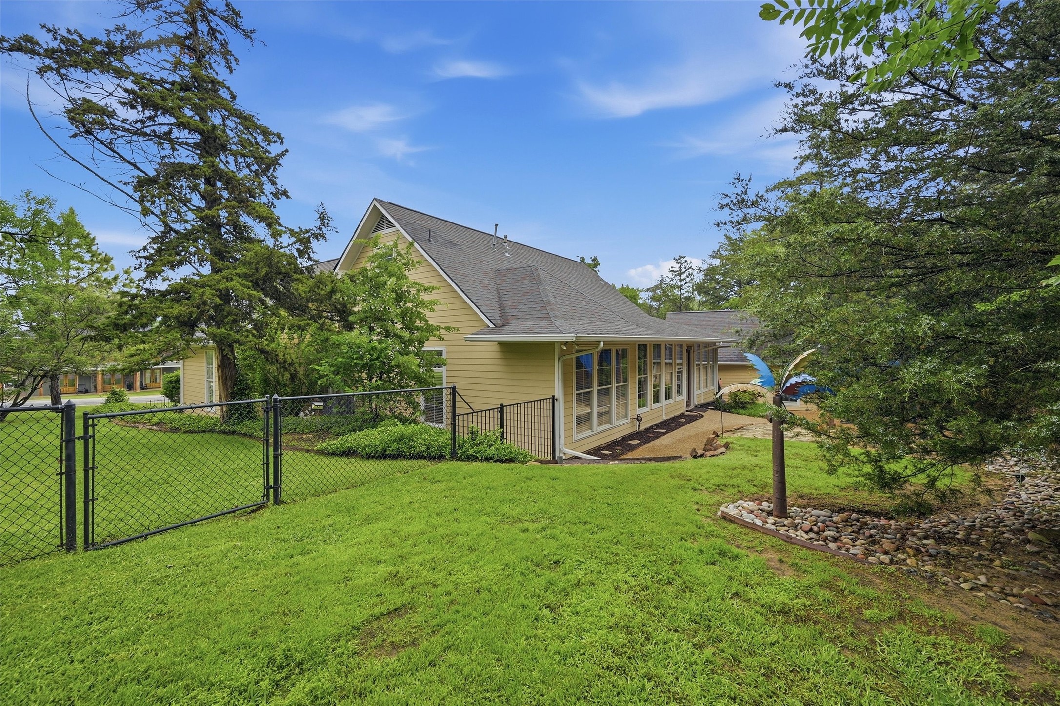 621 Kiowa Drive E Lake Kiowa TX 76240