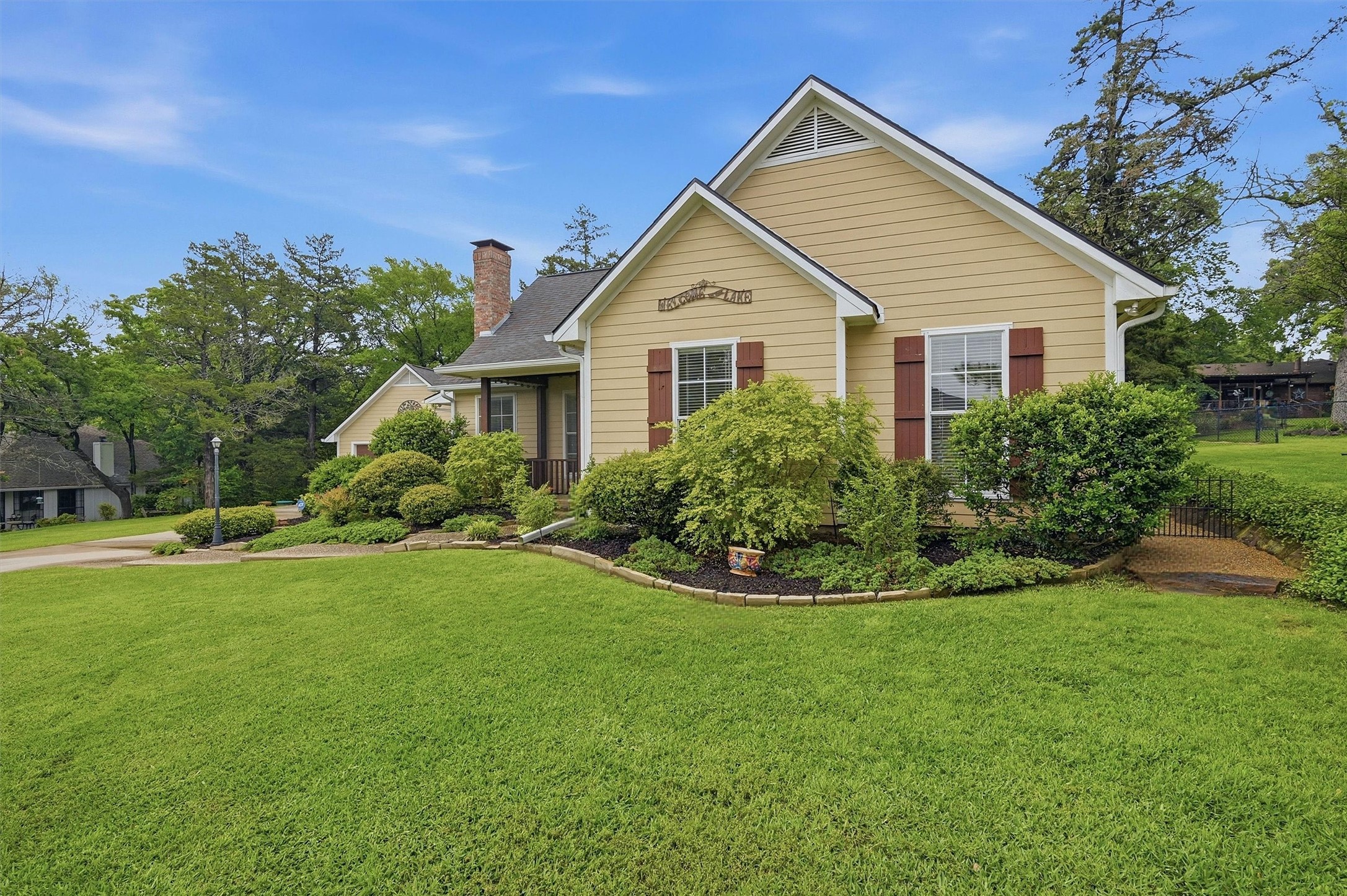 621 Kiowa Drive E Lake Kiowa TX 76240